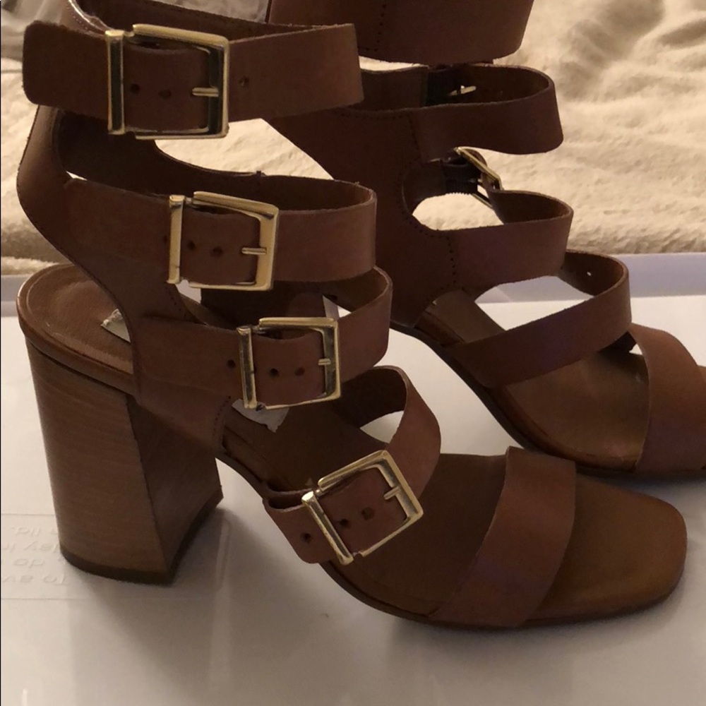 Steve Madden brown chunk heel sandal